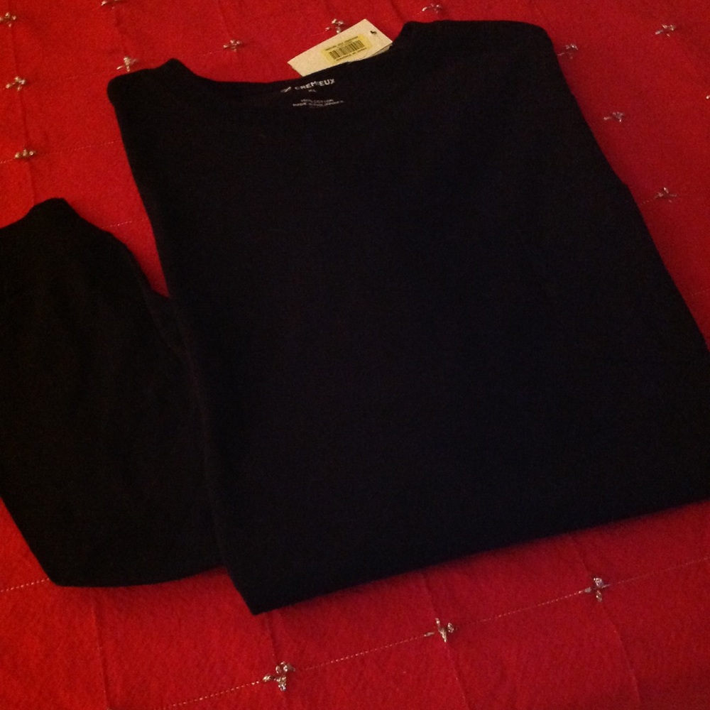 Black long sleeve t-shirt
